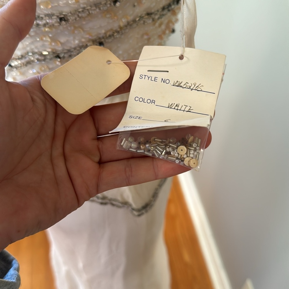 cross-listed               *SOLD*           Vintage 100% pure silk, winter white - Picture 7 of 10